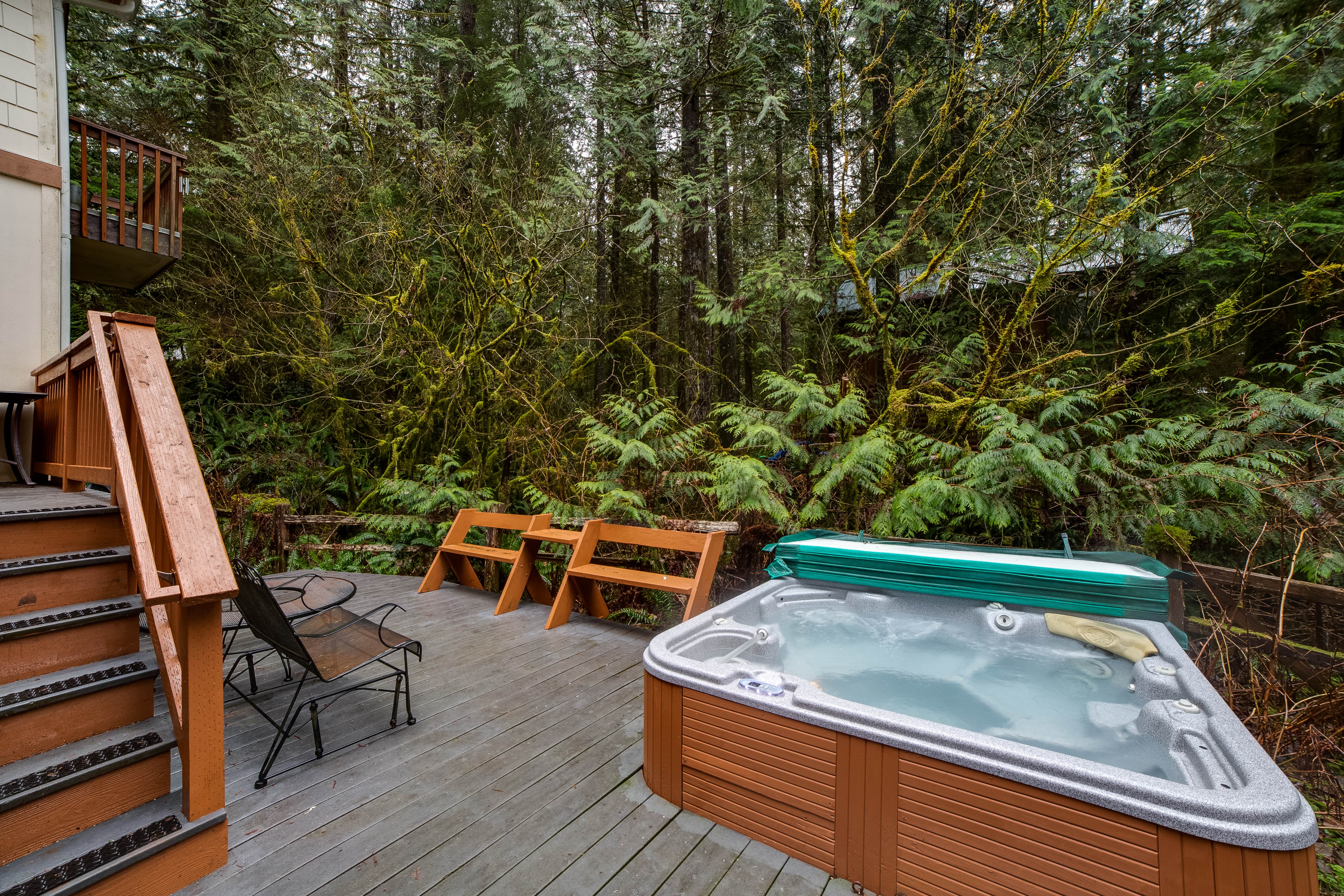 Camper-submitted photo at Mt. Baker Lodging - Cabin #34 - Hot Tub, BBQ, Ping Pong Table, Wifi, Sleeps-8! near Maple Falls, WA