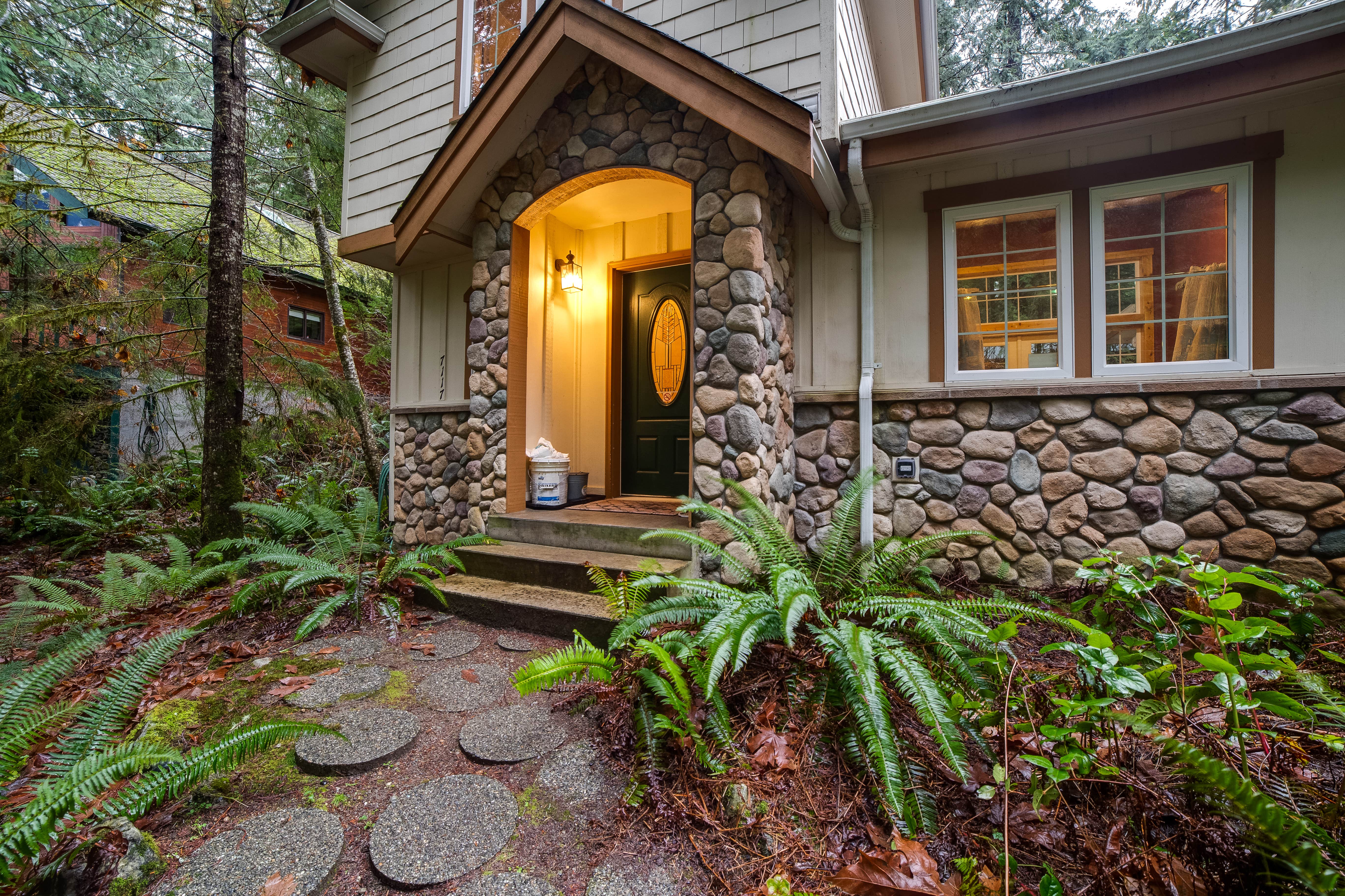 Camper-submitted photo at Mt. Baker Lodging - Cabin #34 - Hot Tub, BBQ, Ping Pong Table, Wifi, Sleeps-8! near Maple Falls, WA