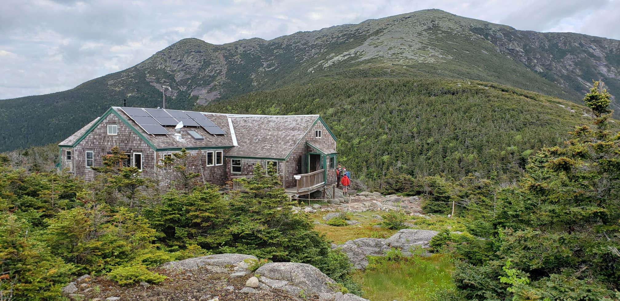 Approaching Greenleaf Hut; 1000' below Mt Lafayette