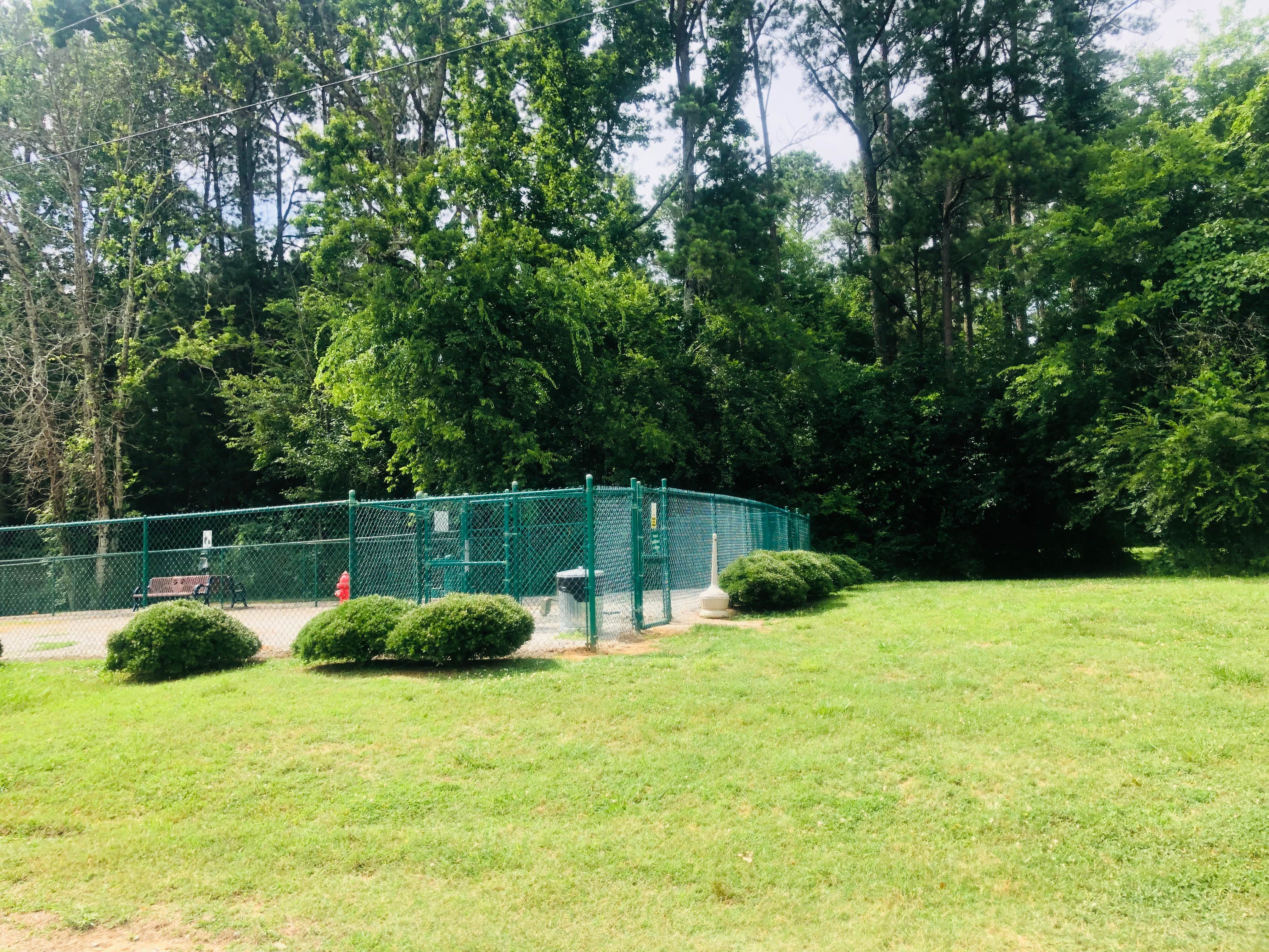 Showerhouse, laundry room and dog park