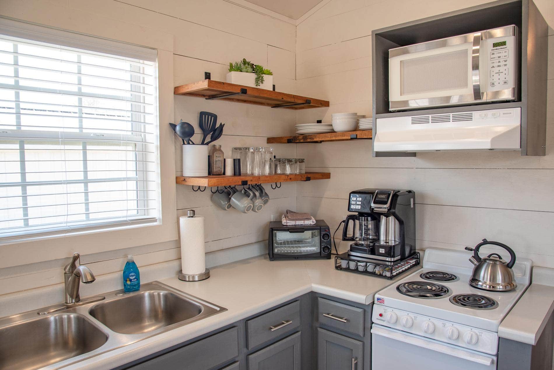 Camper submitted image from Greeter Falls Lodge Cottage #7 - 2