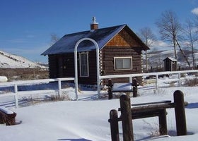 Grizzly Creek Guard Station