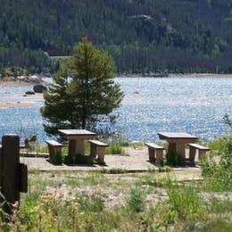 Public Campgrounds: Arapaho Bay Campground