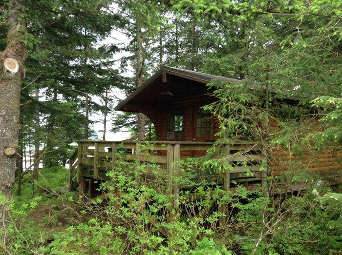 White Sulphur Springs Cabin



Credit: USFS