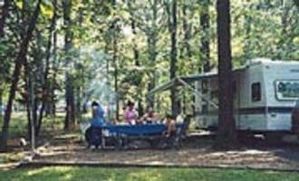 Camping near John C. Briscoe Group Use: Indian Creek Campground, Stoutsville, Missouri
