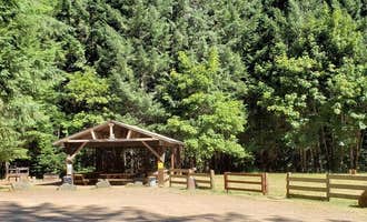 Camping near Rock Creek: Umpqua National Forest Steamboat Ball Field and Pavillion Group Site, Idleyld Park, Oregon