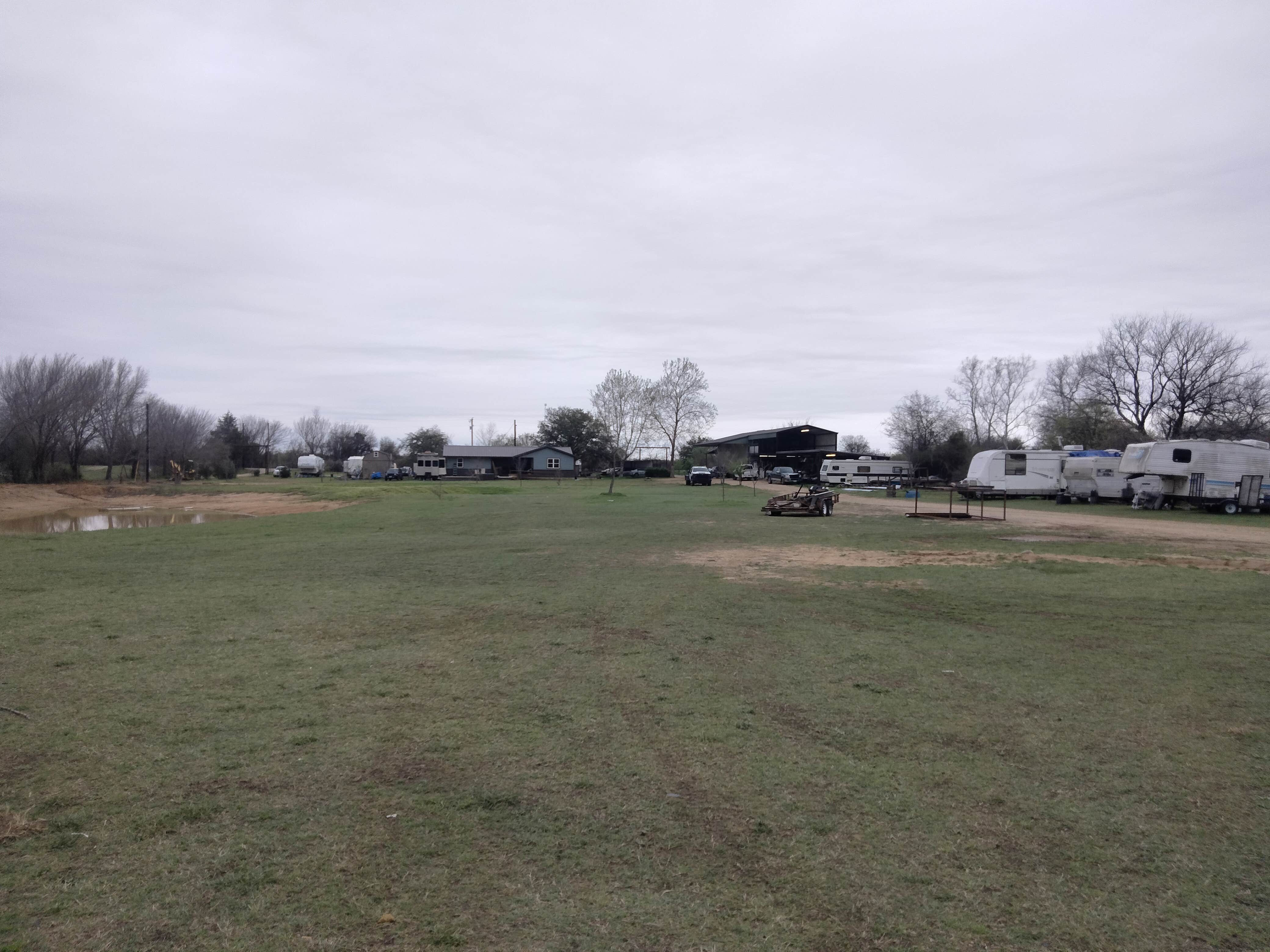 Camping near Lake Life RV Resort LLC: Fox campground, Newark, Texas