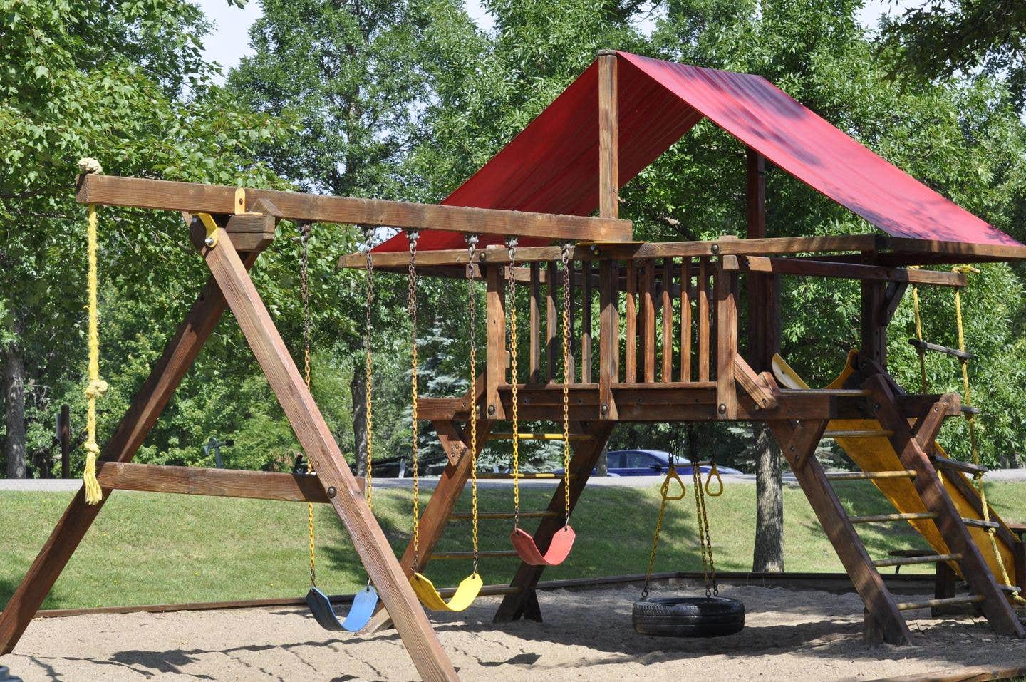 Beach Playgroud



Beach Playground Set

Credit: USACE St. Paul District