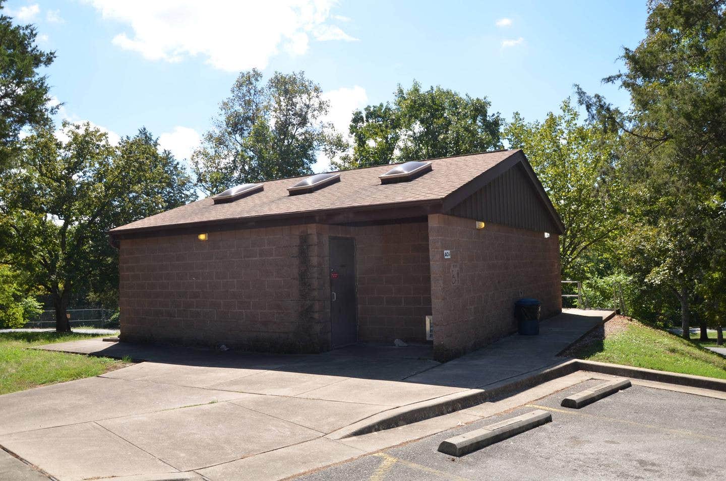 Aunts Creek



Main Shower House and Restrooms

Credit: Jennifer Mullins, Park Ranger