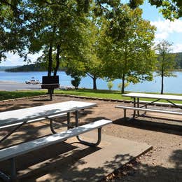 Public Campgrounds: COE Table Rock Lake Old Highway 86 Park