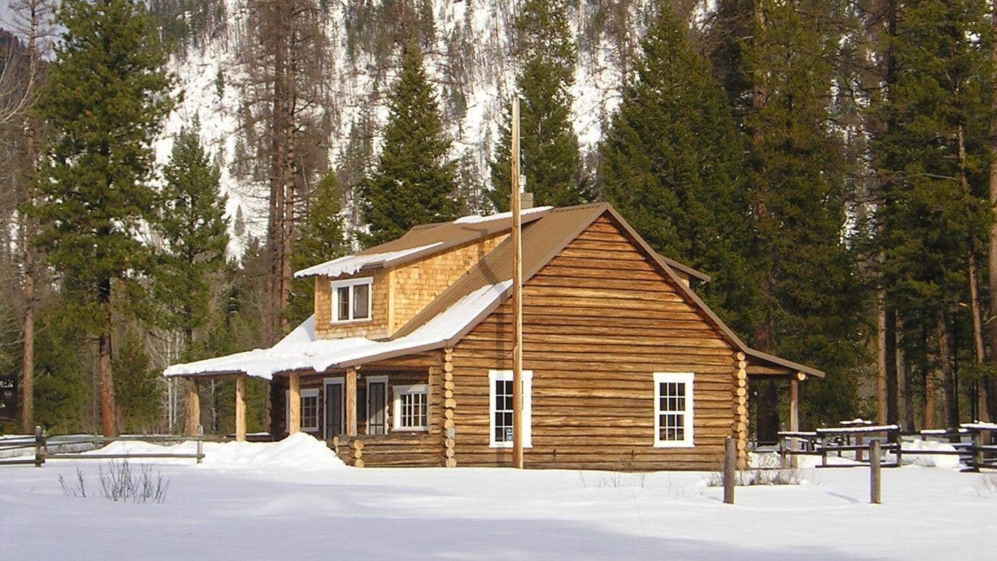 Camper submitted image from Monture Guard Station Cabin - 2