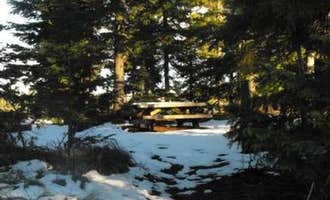 Camping near Trout Creek: Big Lake West Campground, Camp Sherman, Oregon