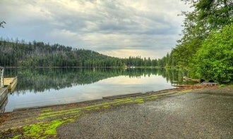 Camping near Indian Ford Campground: Blue Bay, Camp Sherman, Oregon