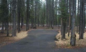Camping near Rogue River National Forest Hamaker Campground: Broken Arrow Campground, Diamond Lake, Oregon