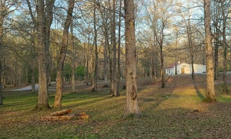 Camping near Cherokee Campground: Hawks RV Park, Columbiana, Alabama