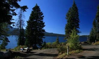 Camping near Hemlock Cabin: Diamond Lake, Diamond Lake, Oregon