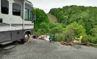 Camping near Wolfs Camping Resort: Mountain View Camps, Kittanning, Pennsylvania
