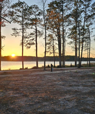 Camping near Sunset Cove on the Neuse River: Dixon Landing RV Resort, Bridgeton, North Carolina