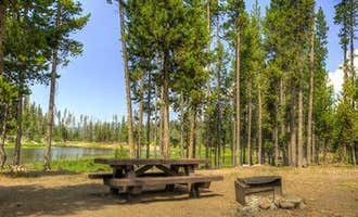 Camping near Little Lava Lake: Little Fawn Campground, Sunriver, Oregon