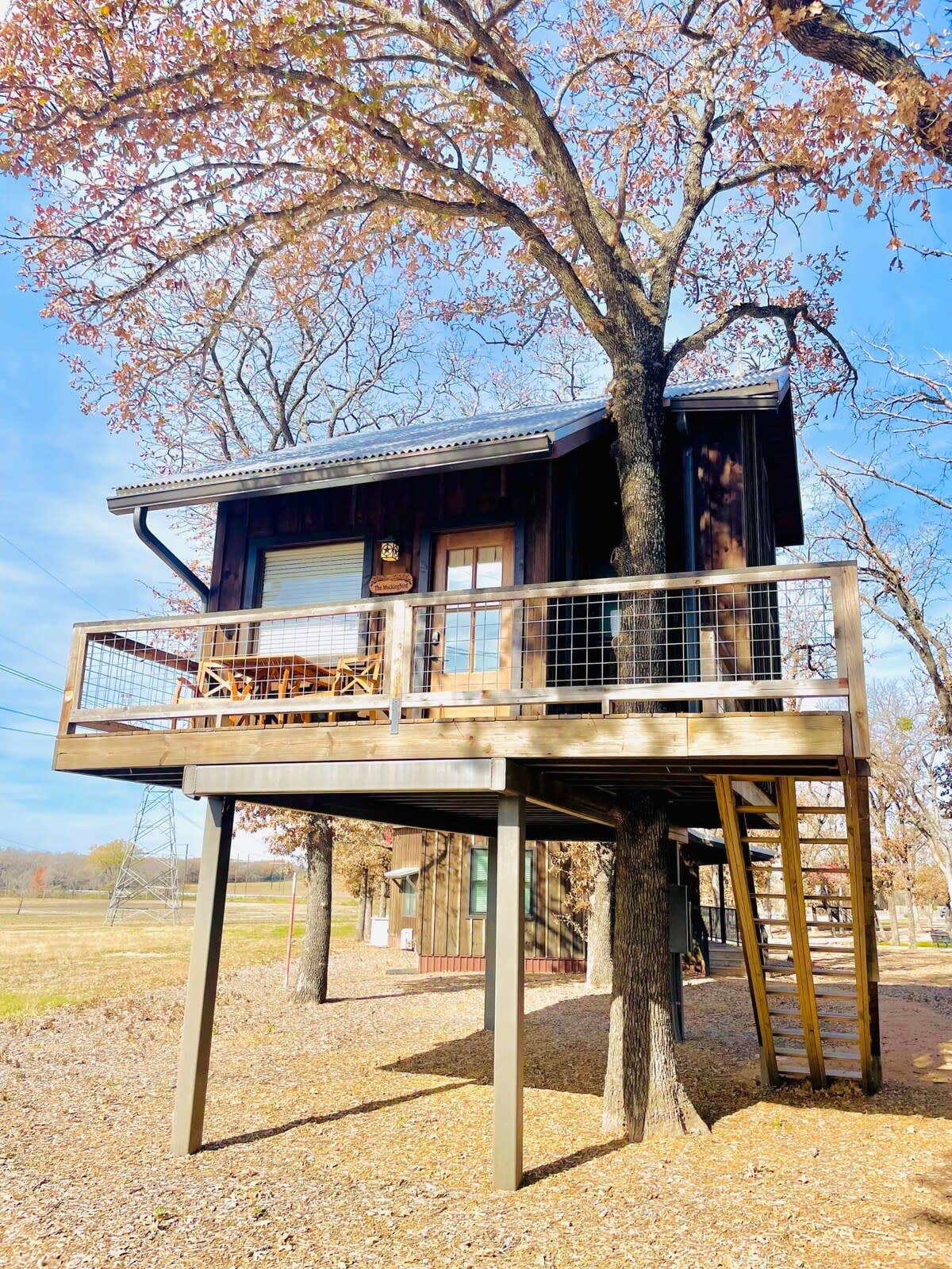 Mockingbird Treehouse (15 MIN to Magnolia/Baylor)