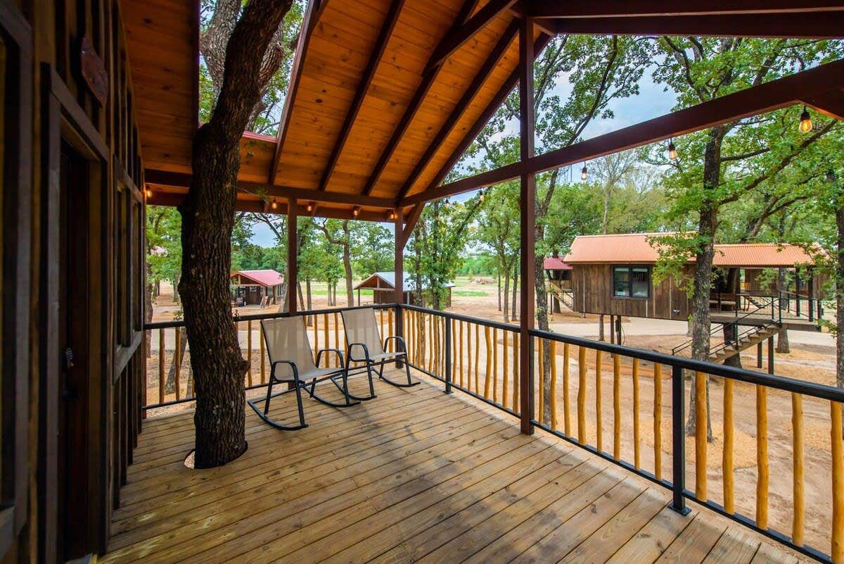 Camper submitted image from The Warbler Treehouse 15 MIn to Magnolia & Baylor - 2