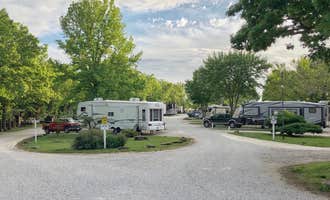 Camping near Military Park Fort Leonard Wood Lake of the Ozarks Recreation Area: Osage Beach RV Park, Kaiser, Missouri