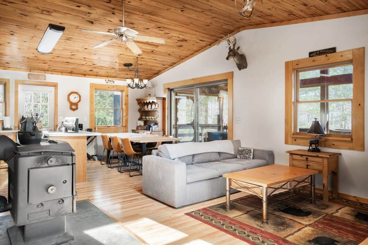 Cabin w New Hot Tub, River/Kayak, WiFi, & Fire Pit