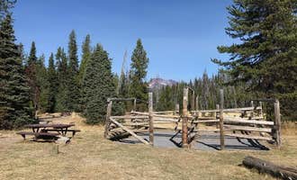 Camping near Point Campground - Deschutes: Quinn Meadow Horse Camp, Sunriver, Oregon