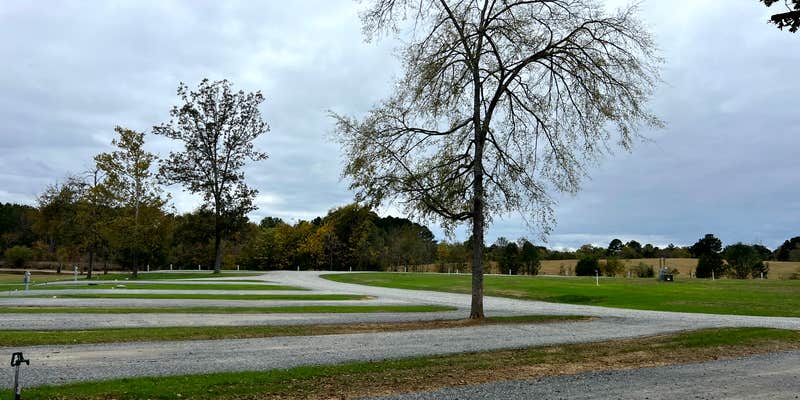 Camper submitted image from River Breeze RV Park