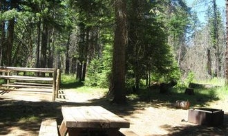 Camping near Pamelia Lake: Sheep Springs Horse Camp, Camp Sherman, Oregon