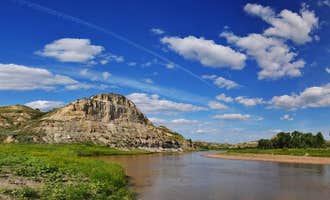 Camping near Sully Creek State Park — Sully Creek State Recreation Area: Cottonwood Campground — Grand Canyon National Park, Medora, North Dakota