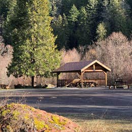 Public Campgrounds: Toketee Lake Campground