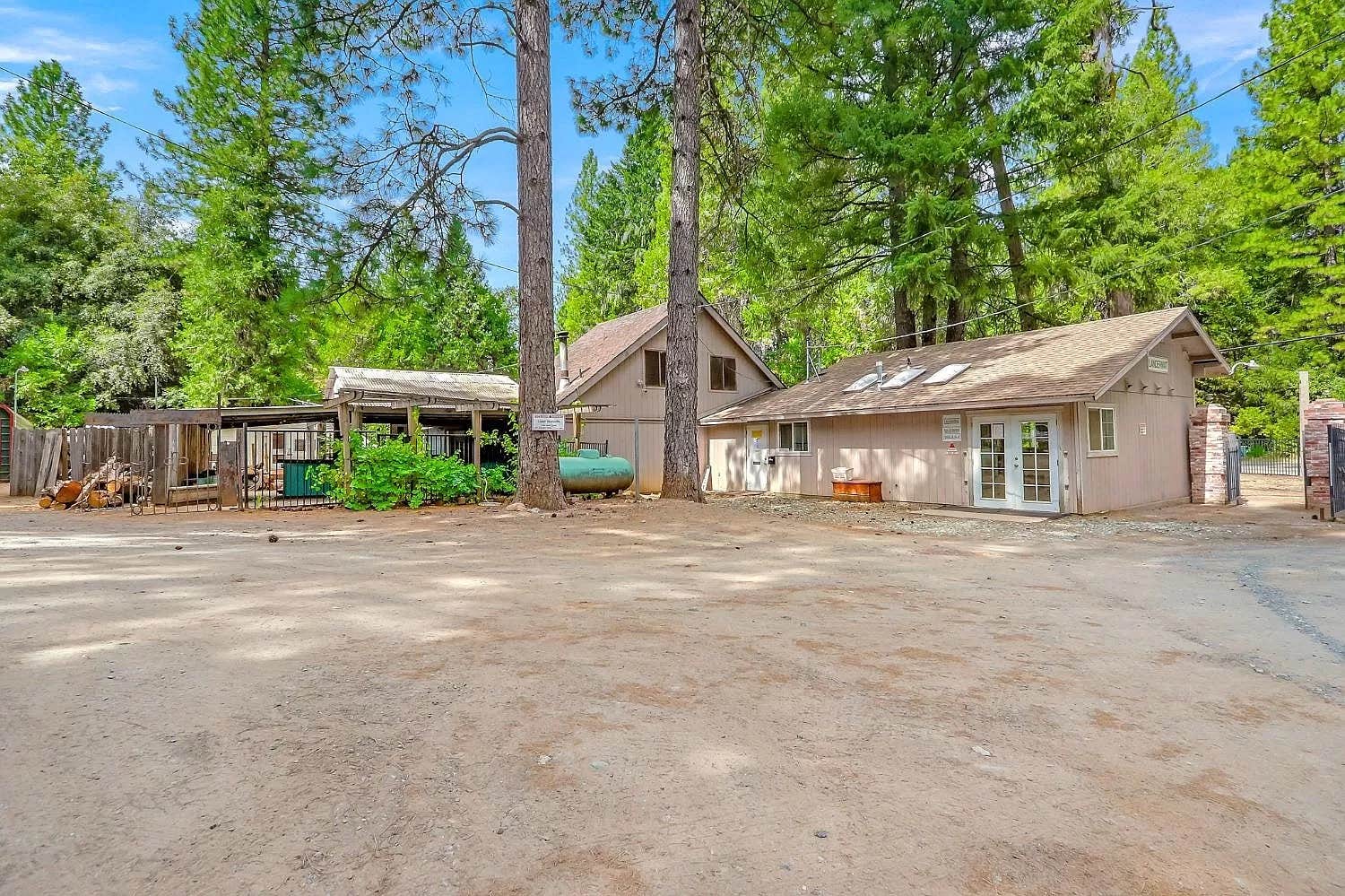 Camping near Ruck-A-Chucky Campground — Auburn State Recreation Area: Fox Sparrow RV Resort and Campground, Georgetown, California