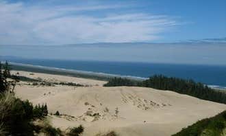 Camping near Siuslaw National Forest Spinreel Campground: Umpqua Sand Camping, Lakeside, Oregon