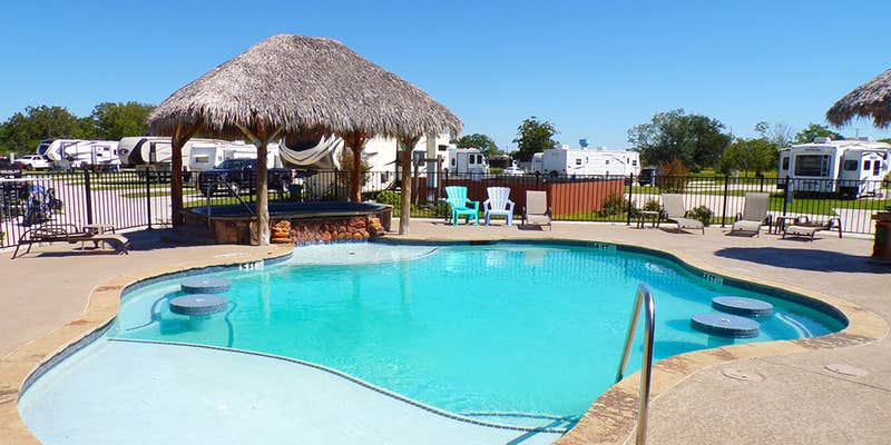 Camper submitted image from Summer Breeze RV Resort Kemah