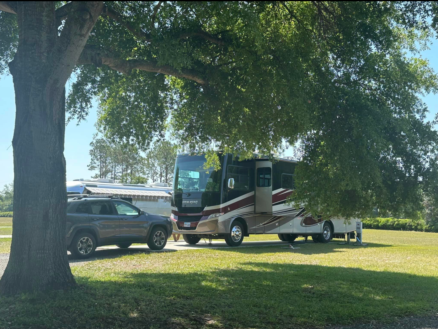 Camping near Lake Griffin State Park Campground: The Grand Oaks RV Resort, Fruitland Park, Florida