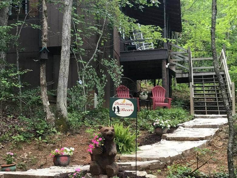 Camper submitted image from Misty Mountain Inn & Cottages - 1