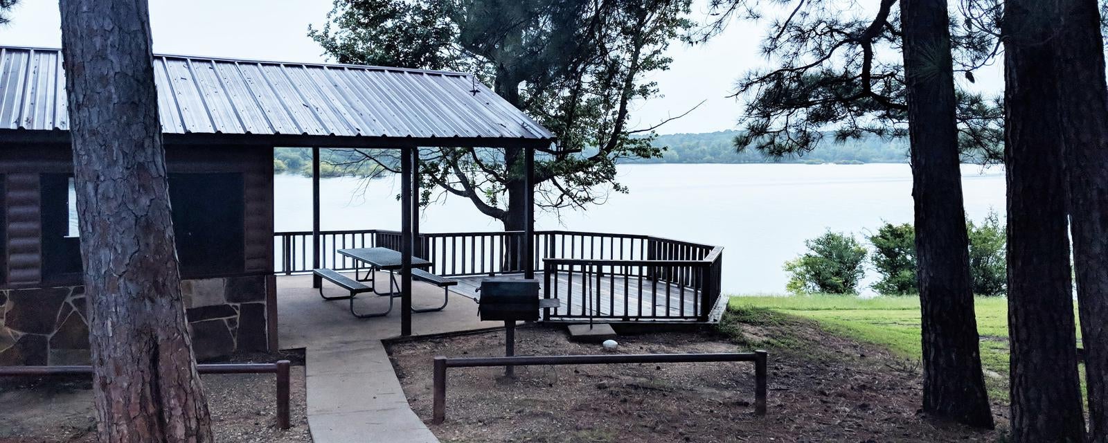 Screened shelter in Clear Springs Campground overlooking Wright Patman Lake.



Credit:
