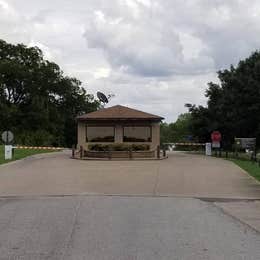 Public Campgrounds: Holiday Park Campground