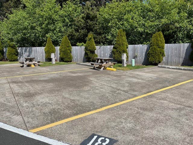 Camping near Devil’s Lake State Recreation Area Campground: Logan Road RV Park, Neotsu, Oregon