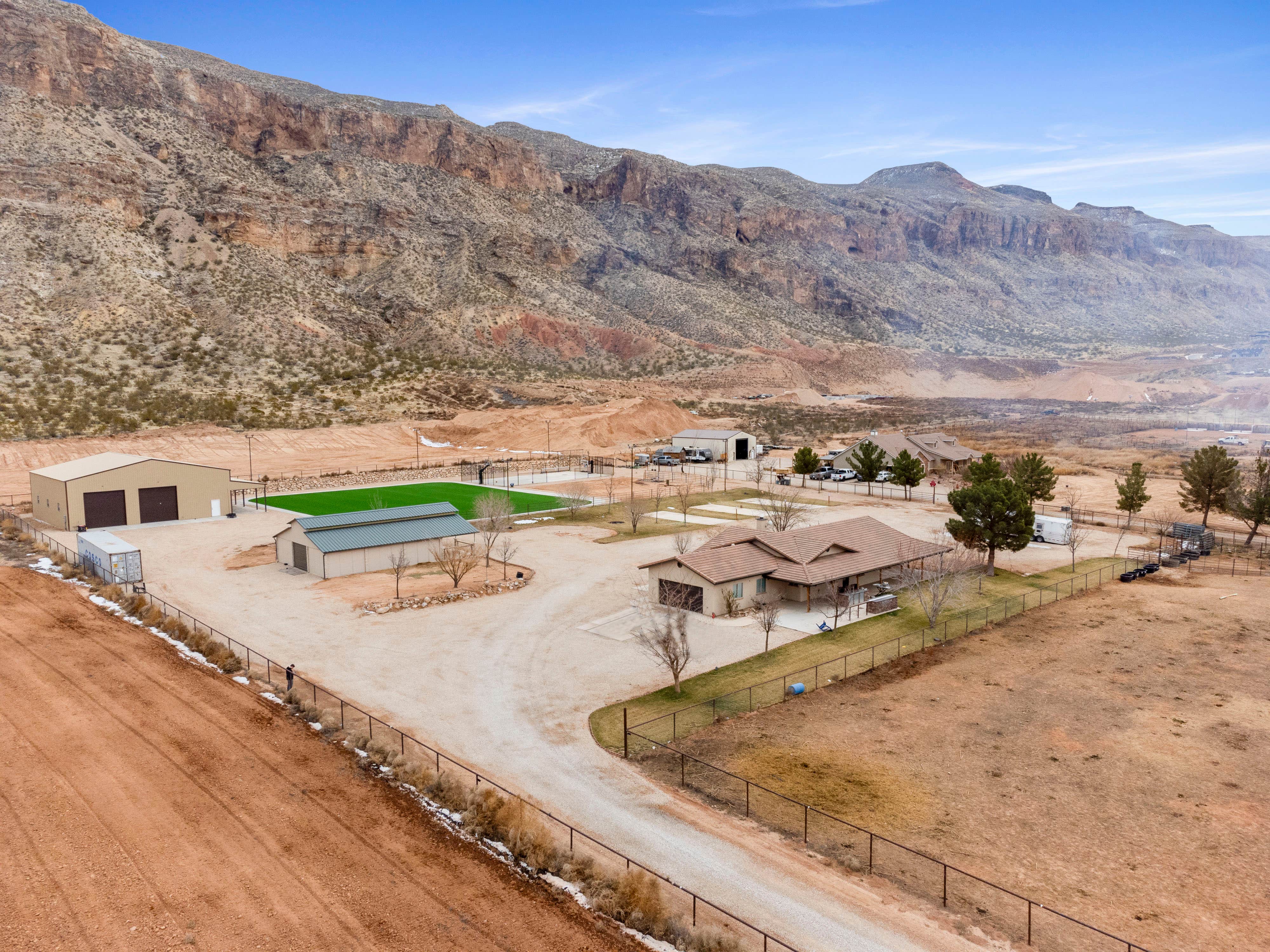 Camping near Beachside Cottages — Sand Hollow State Park: Cowboy hideaway, Hurricane, Utah