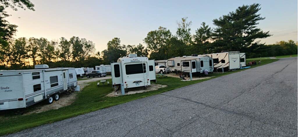 Camping near Cozy C RV Campground, LLC: Heavenly Hills Resort, Clarksville, Missouri