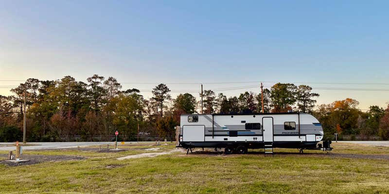 Camper submitted image from Dot's Mobile Ranch