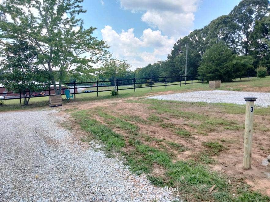 Camping near Riley Moore Falls Campsite: Lola’s glamping, Westminster, South Carolina