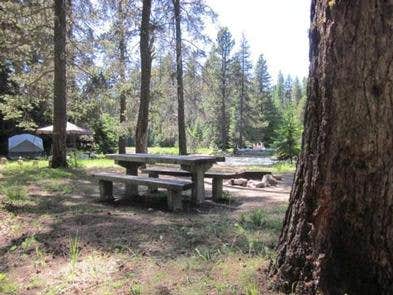 Camper submitted image from Hells Crossing Campground - 4