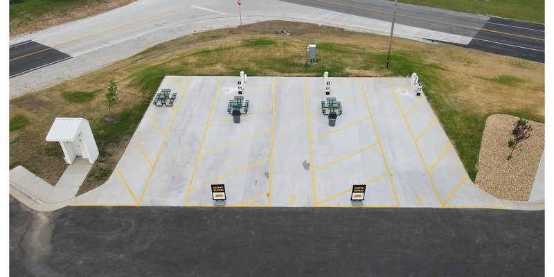 Camper submitted image from Love's RV Hookup-Sarcoxie MO 886