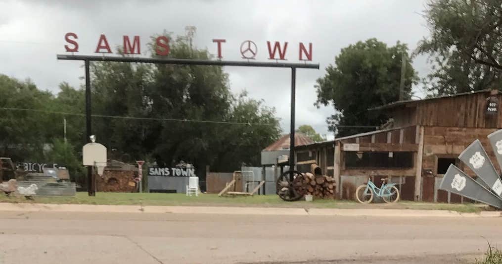 SAMS TOWN ON ROUTE 66