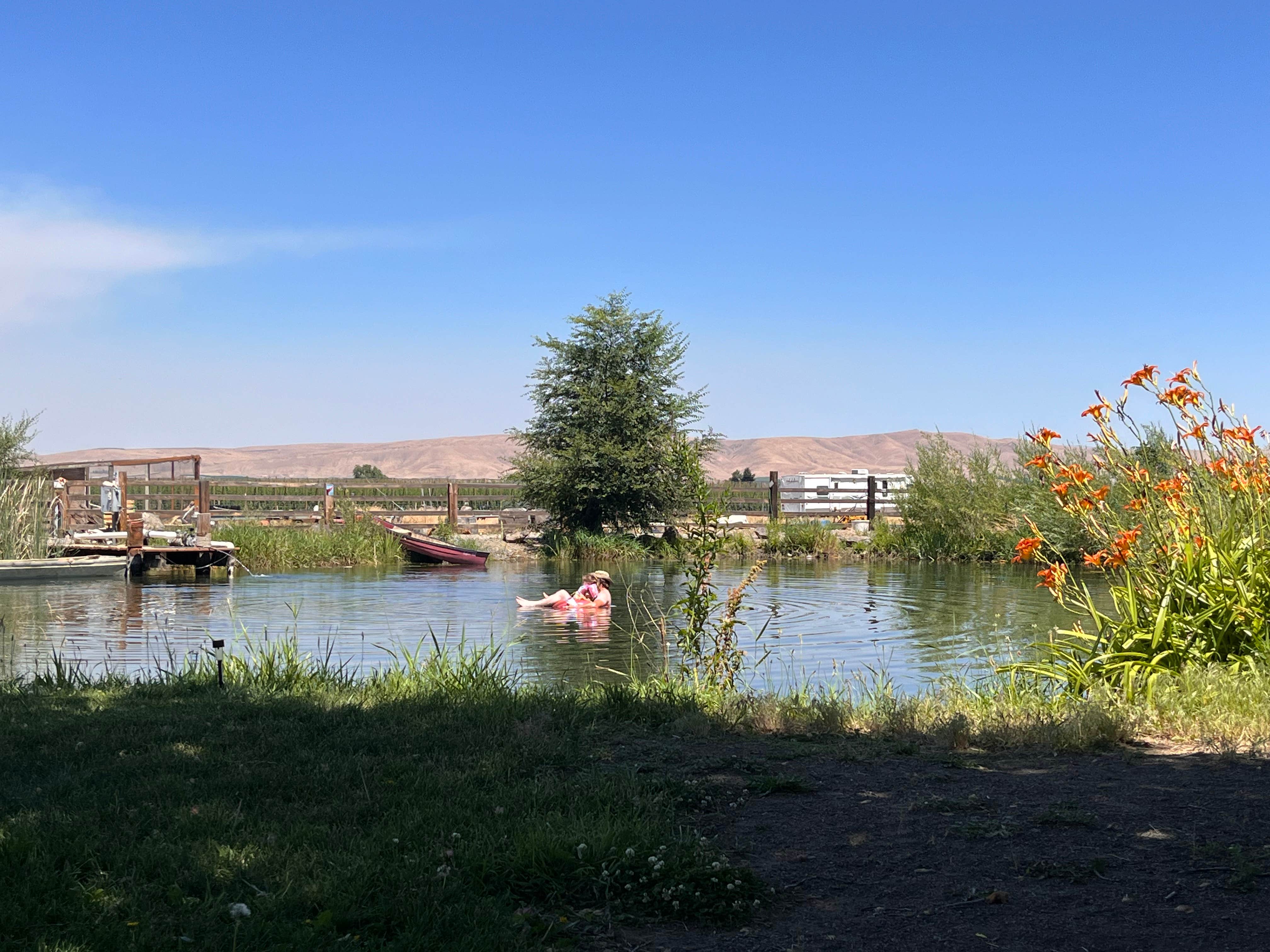 Camping near Yakima Sportsman State Park Campground: Willow Barn Ranch, Wapato, Washington