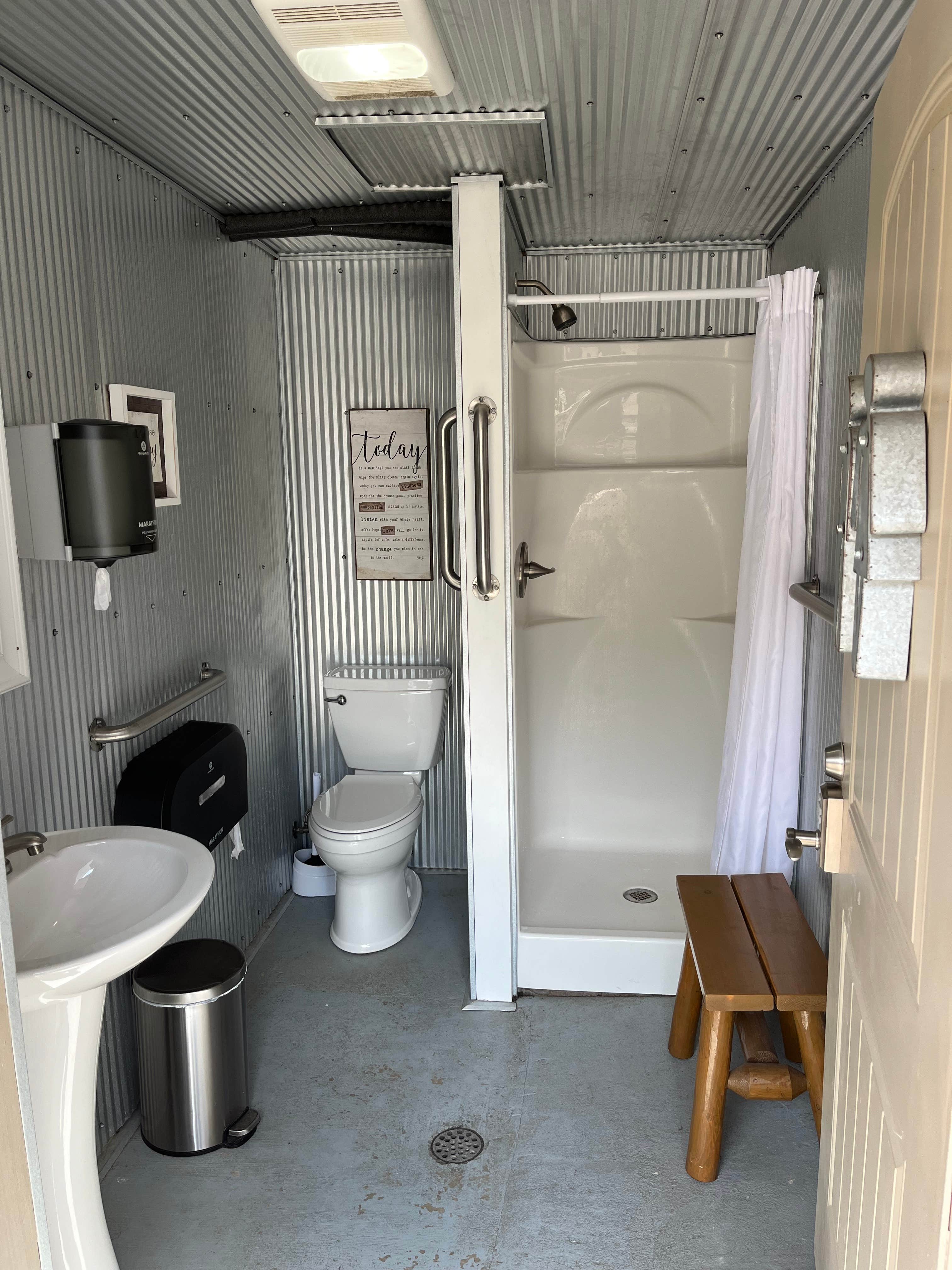 Camper submitted image from Lincoln Lodge - 2