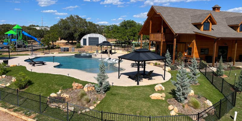 Camper submitted image from River's Edge Campground